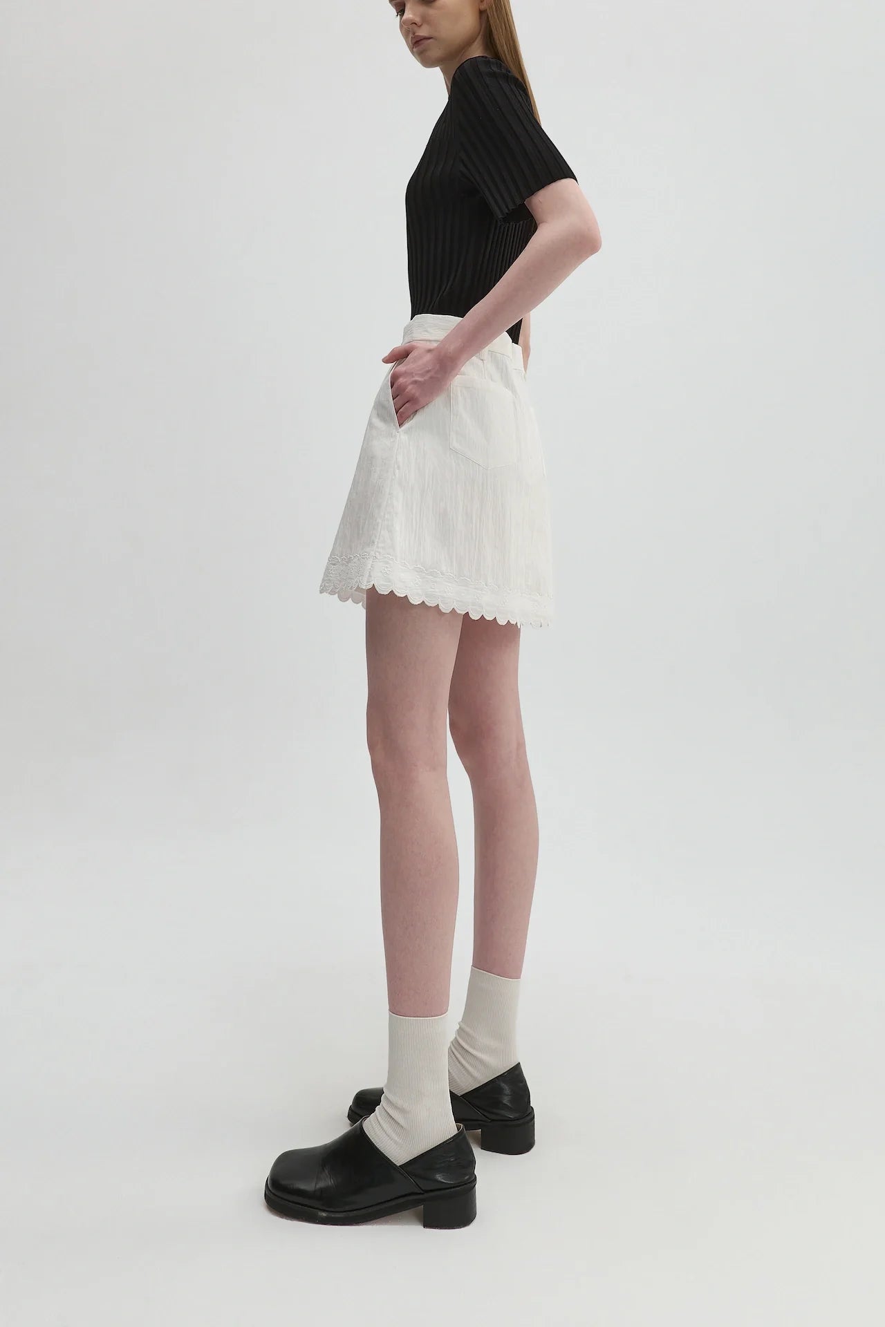 EMBROIDERED MINI SKIRT