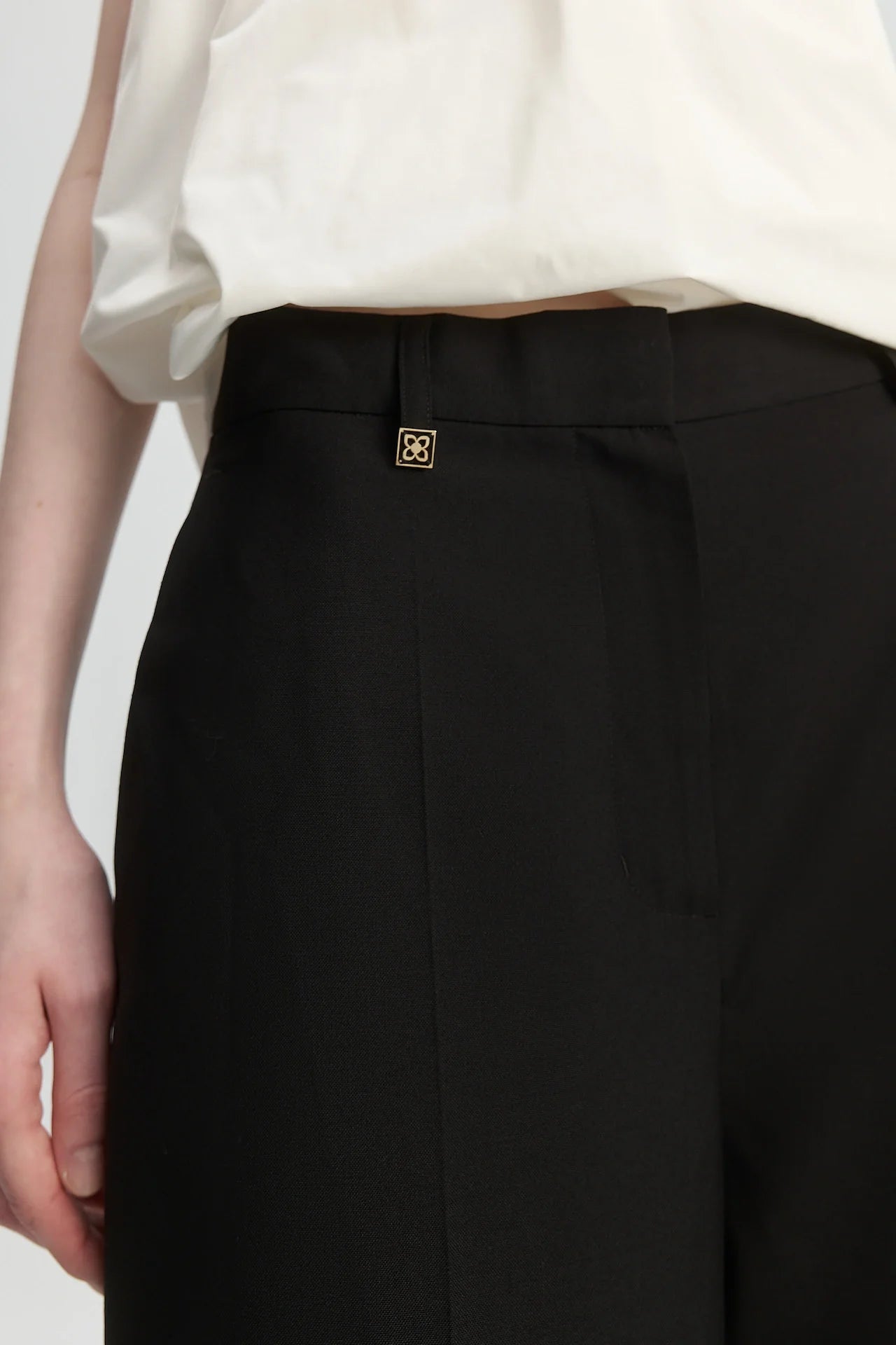 STRAIGHT-LEG TROUSERS