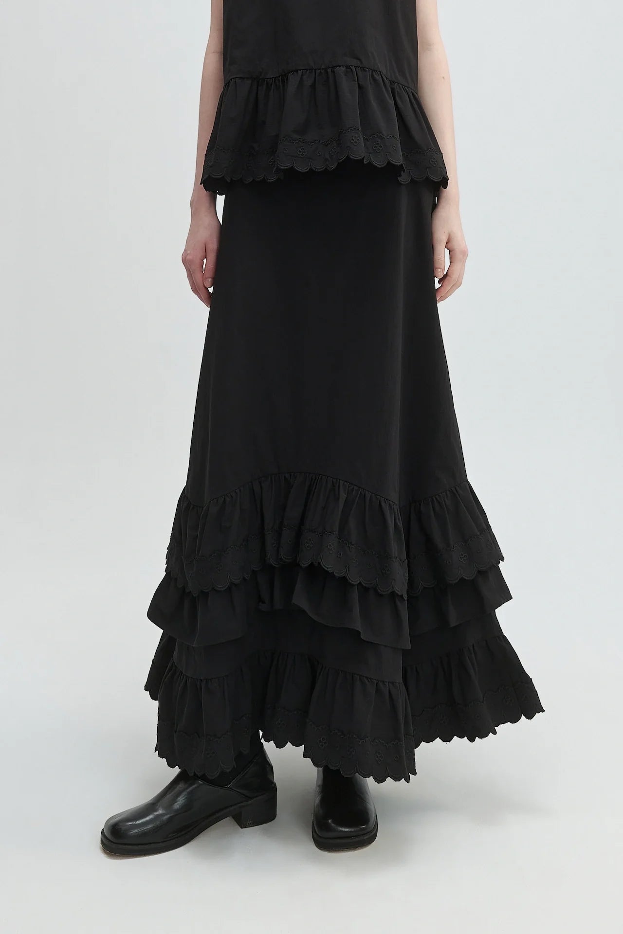 EMBROIDERED SKIRT