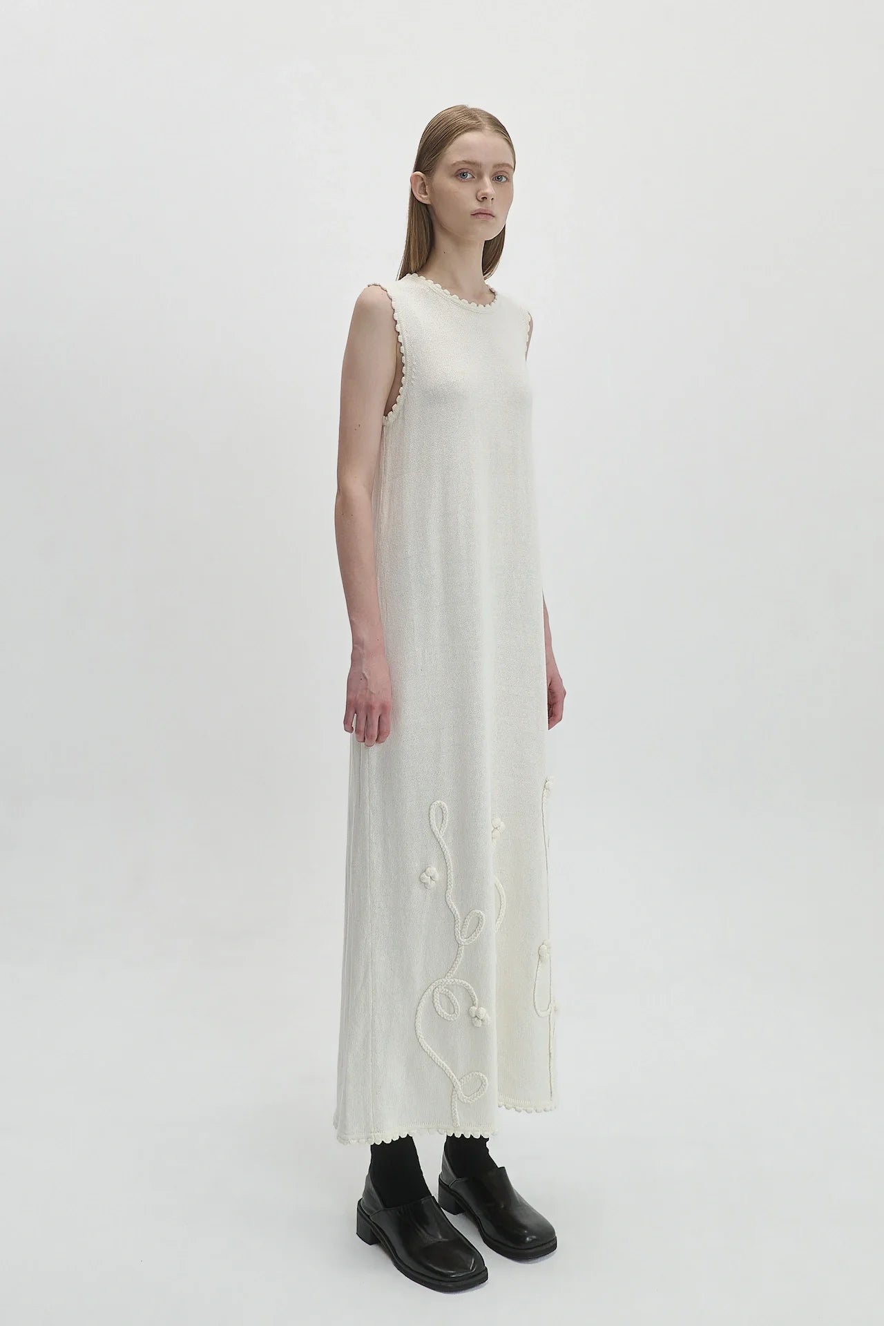 APPLIQUÉ DRESS