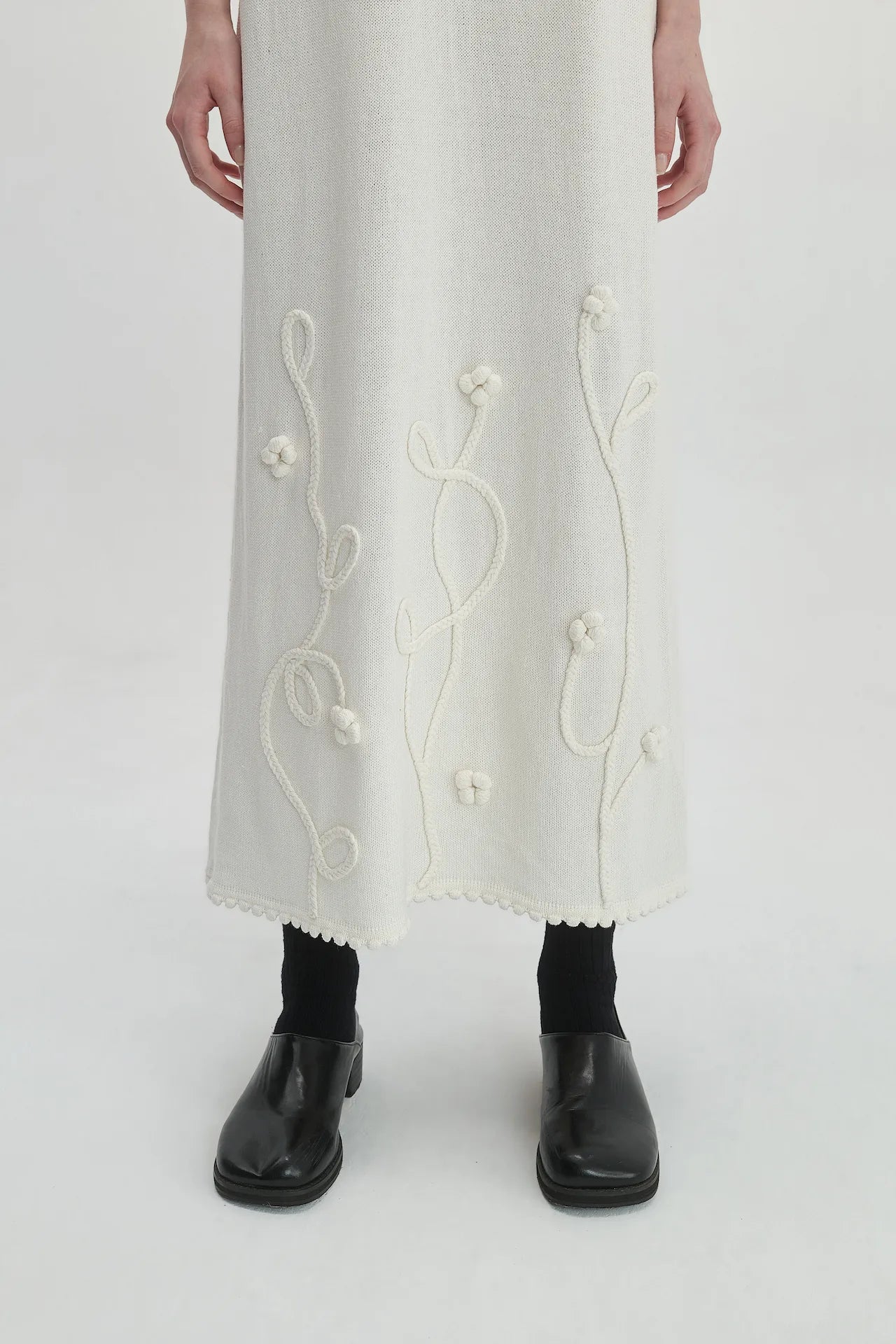 APPLIQUÉ DRESS