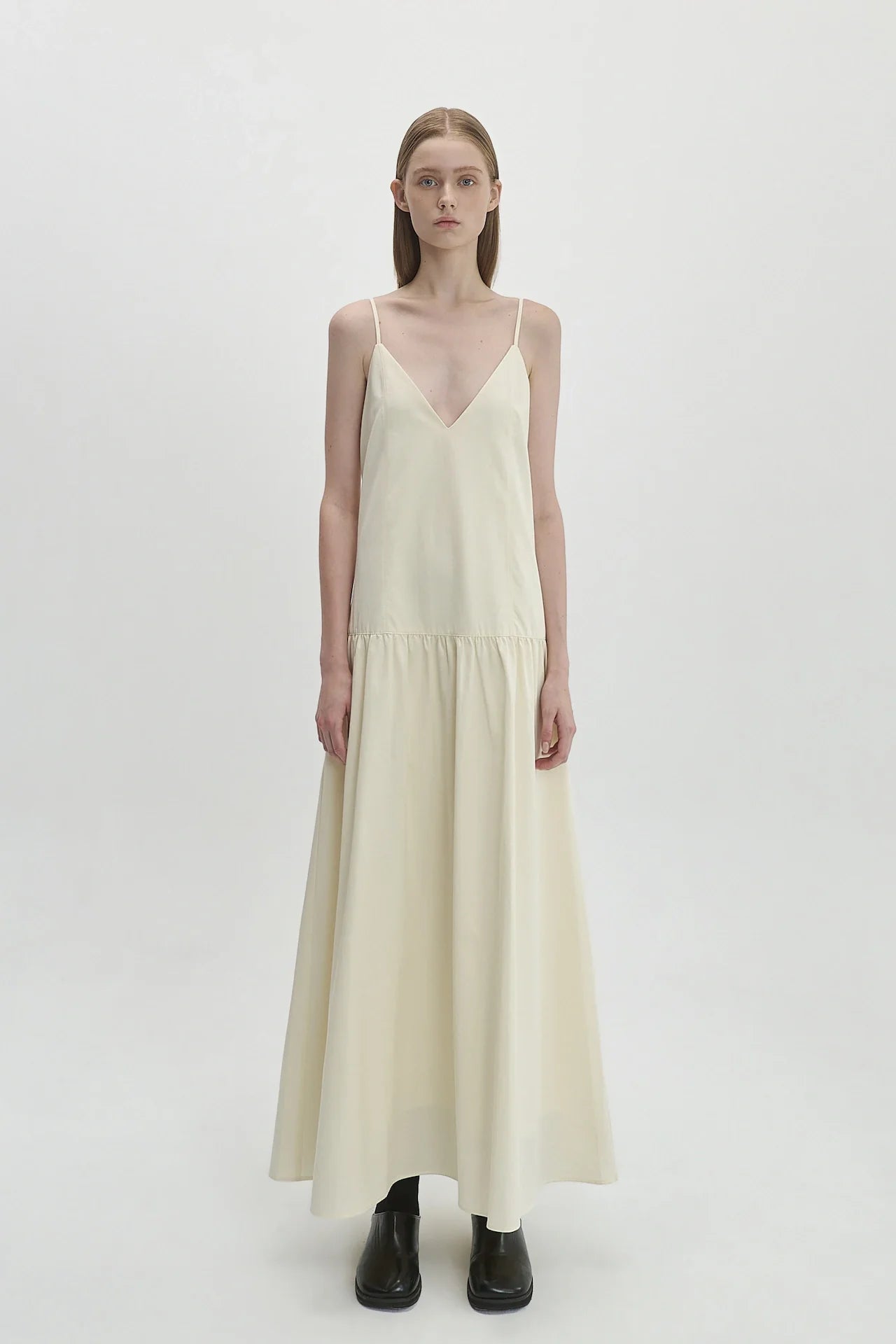 V-NECK DRESS