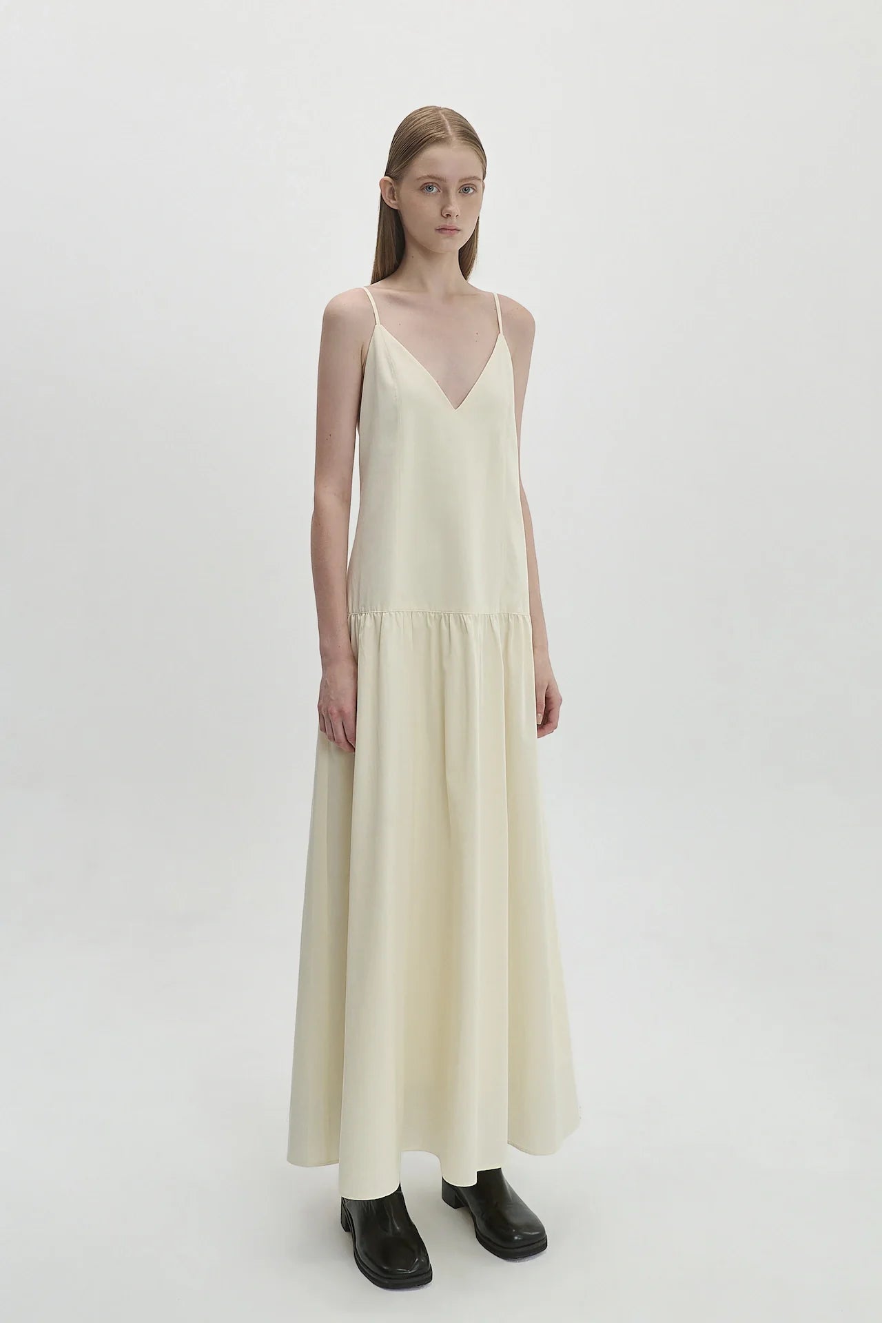 V-NECK DRESS