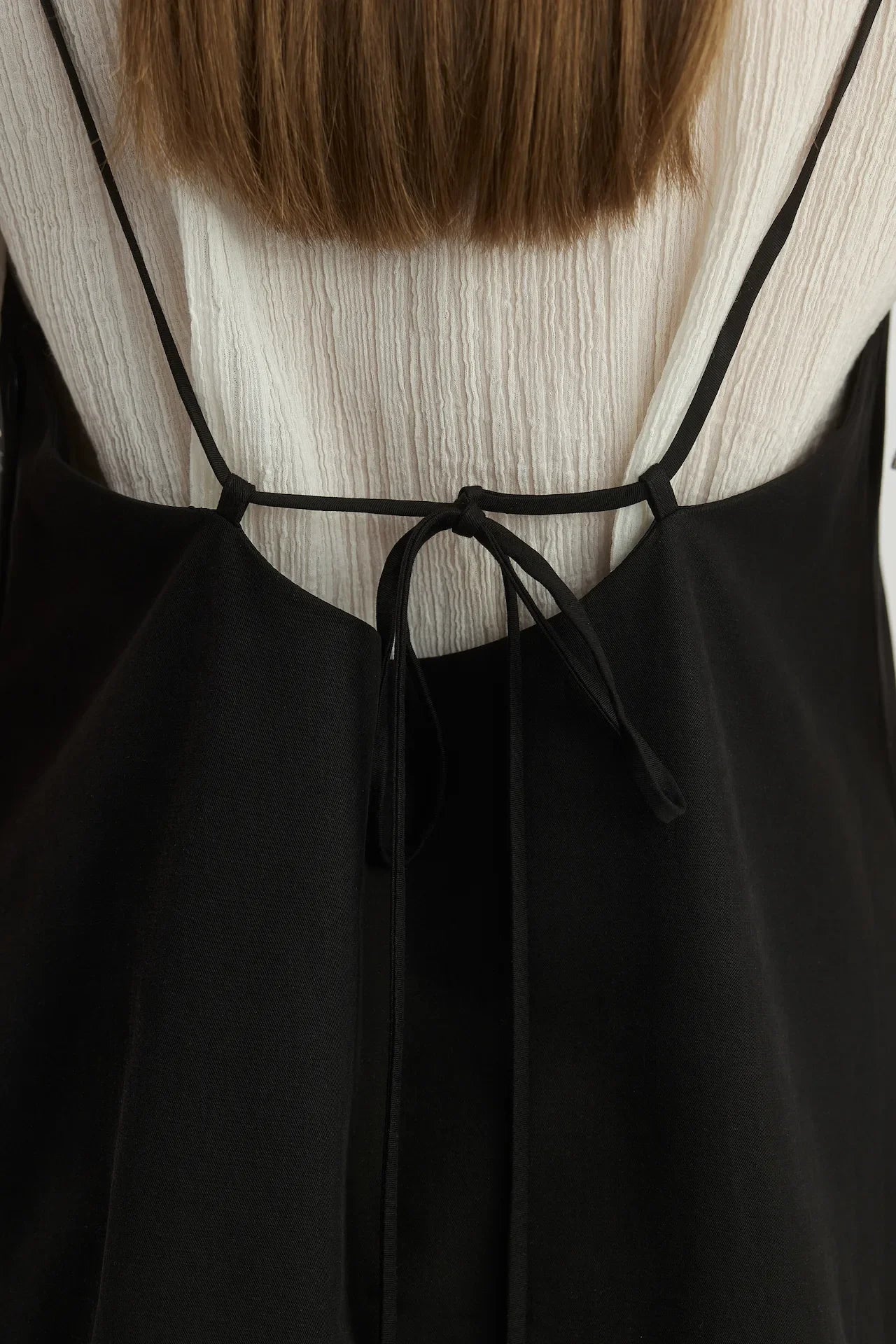 V-NECK DRESS