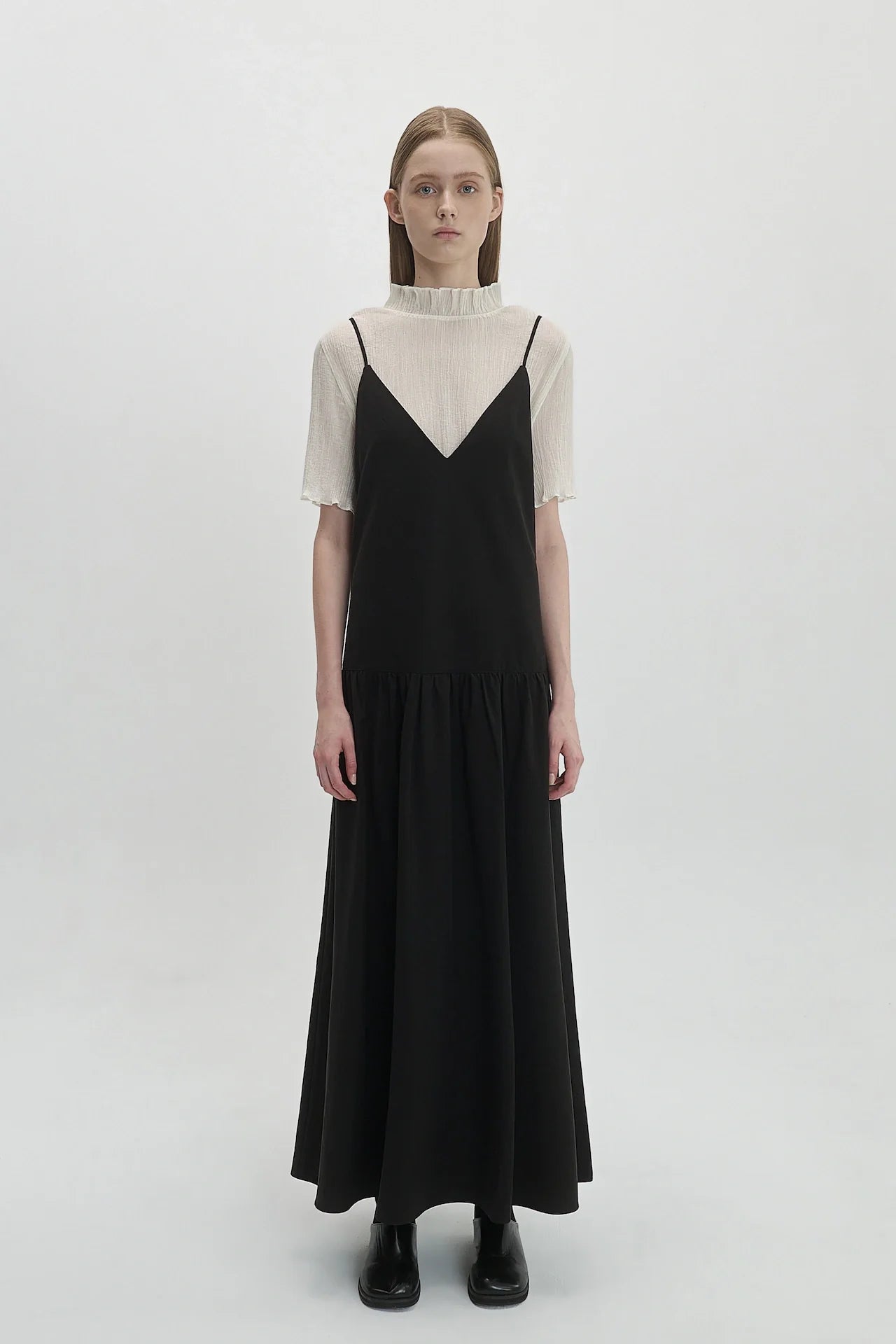 V-NECK DRESS