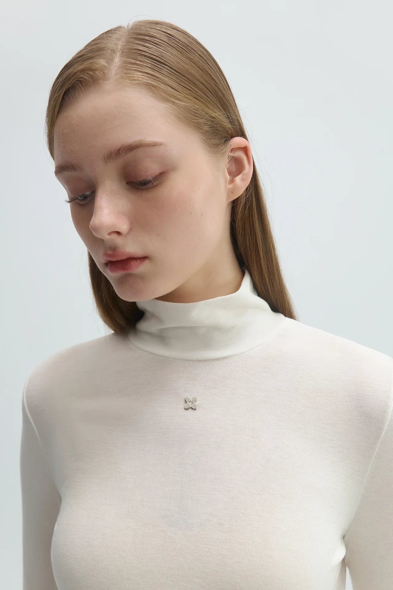 HIGH NECK TOP