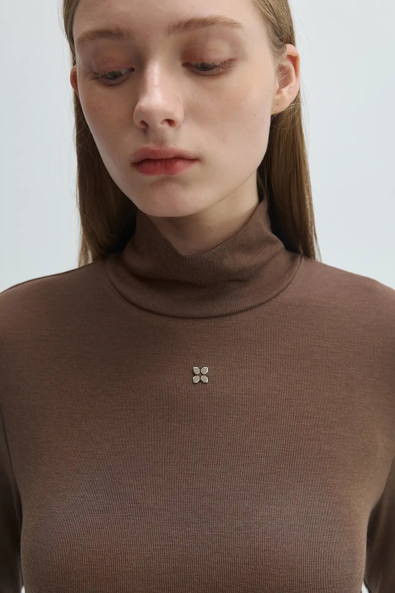 HIGH NECK TOP