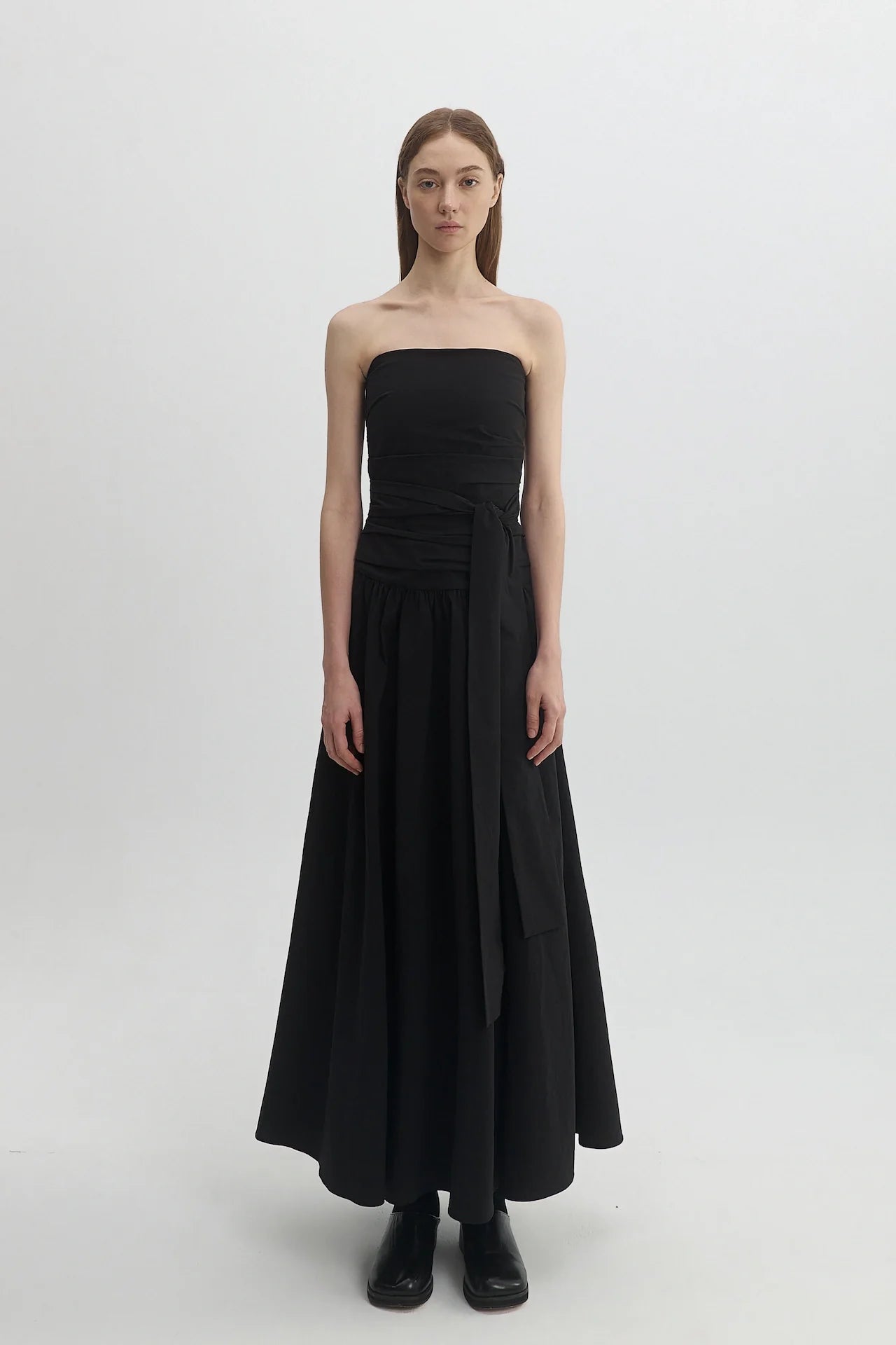 STRAPLESS DRESS