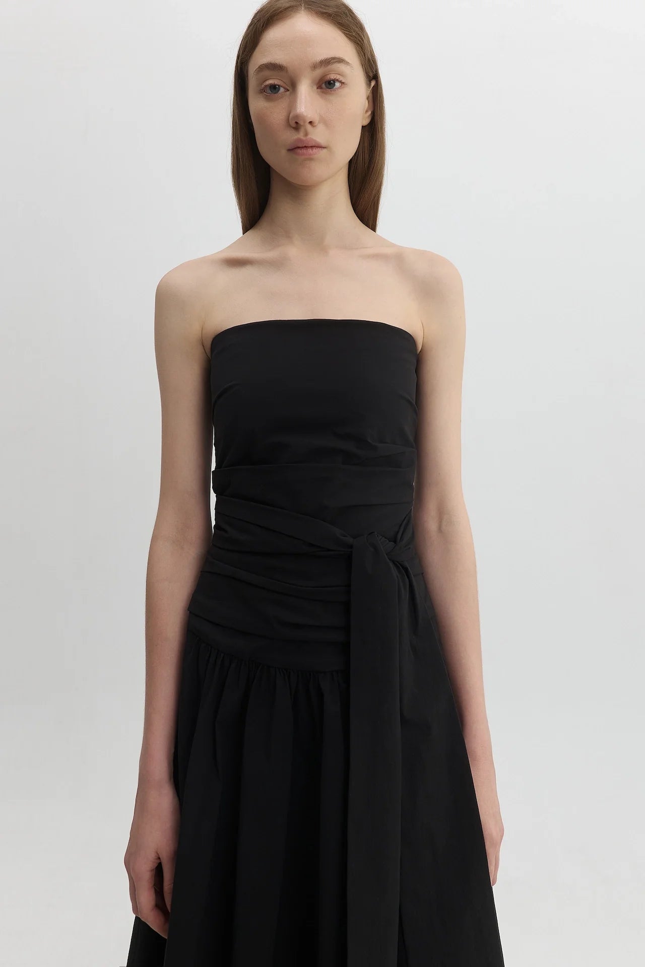 STRAPLESS DRESS