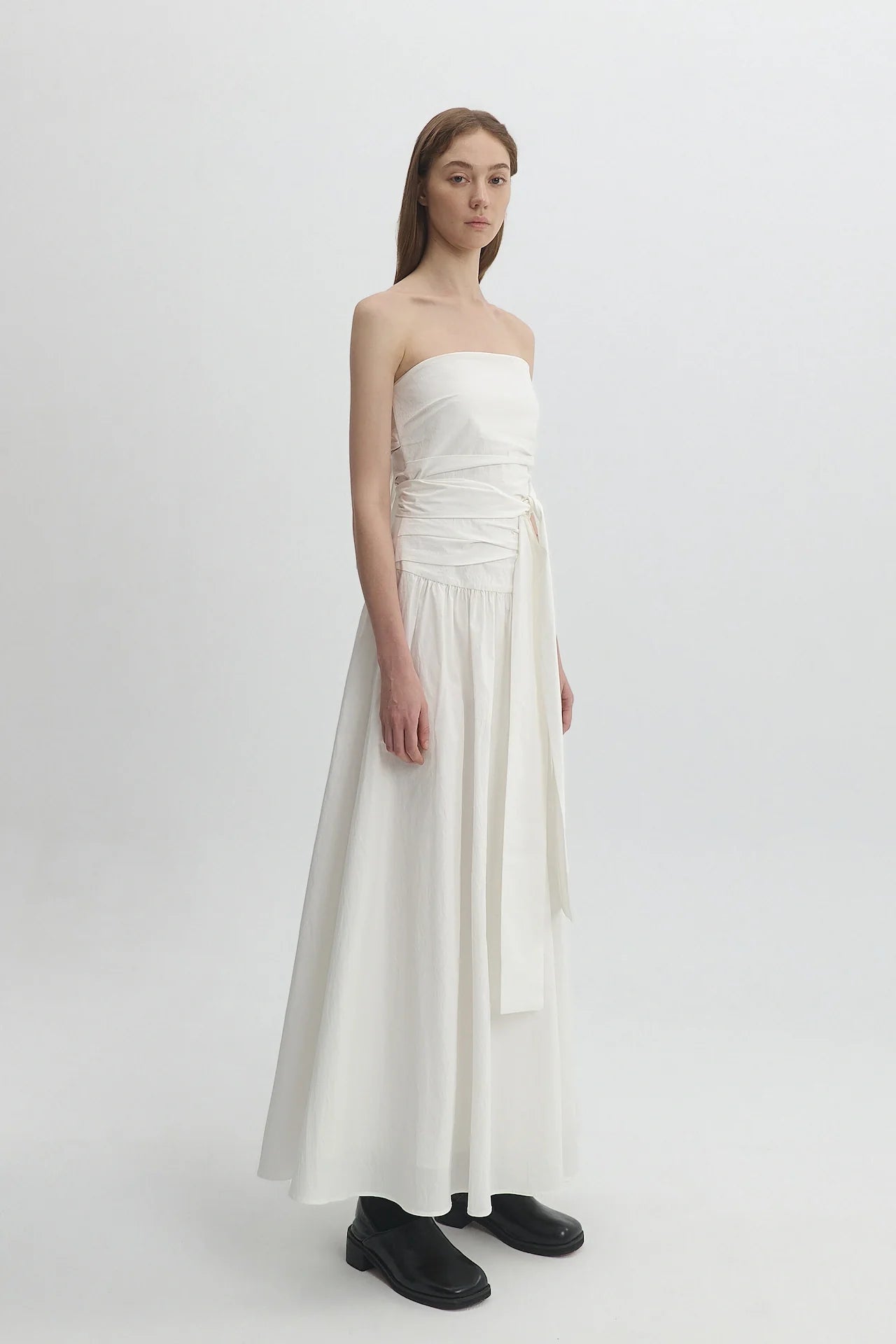STRAPLESS DRESS