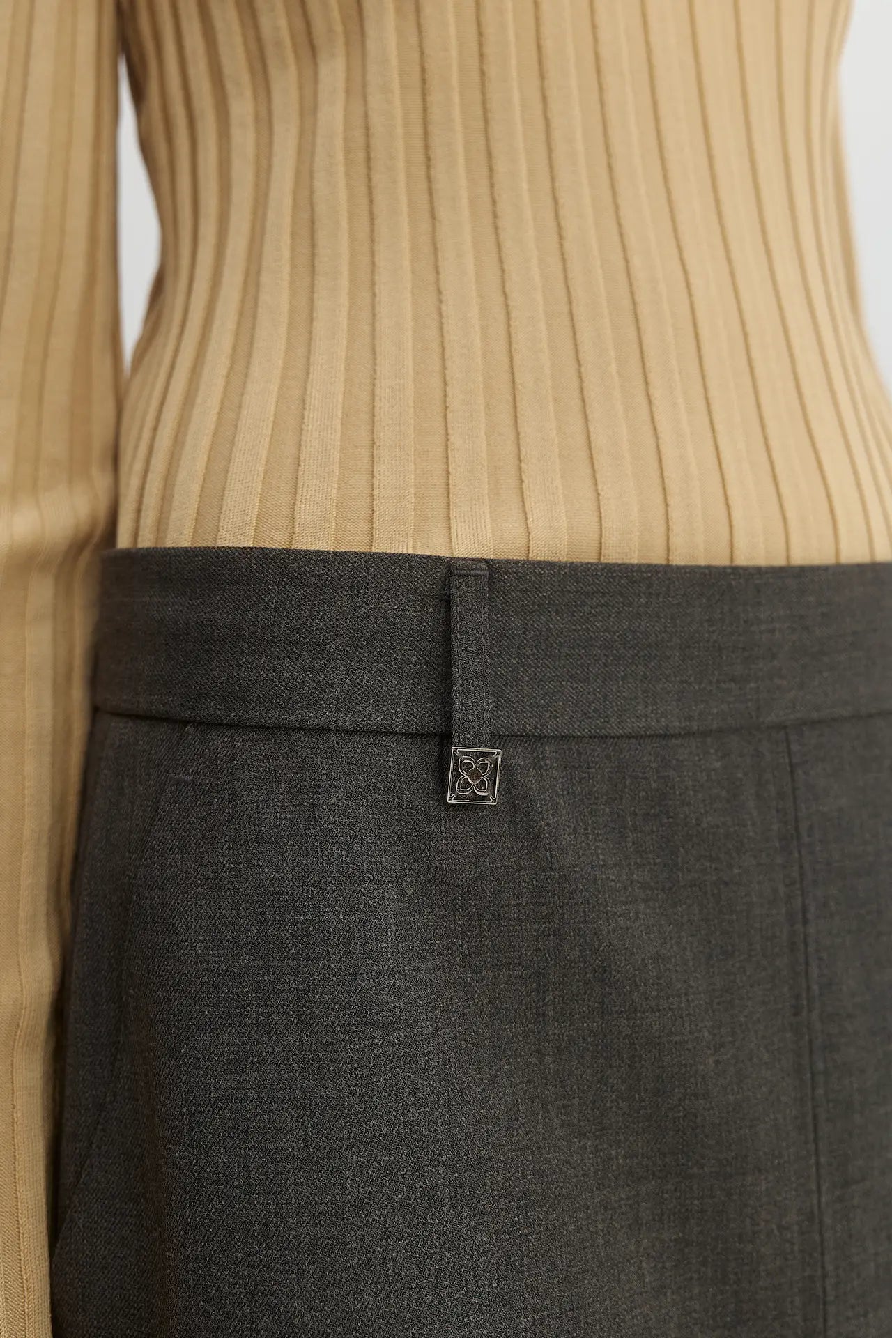 STRAIGHT SKIRT