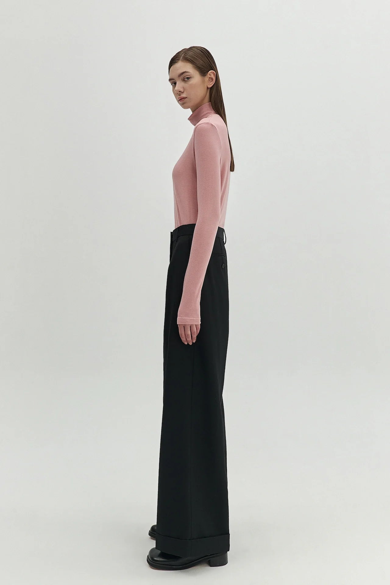 HIGH NECK TOP