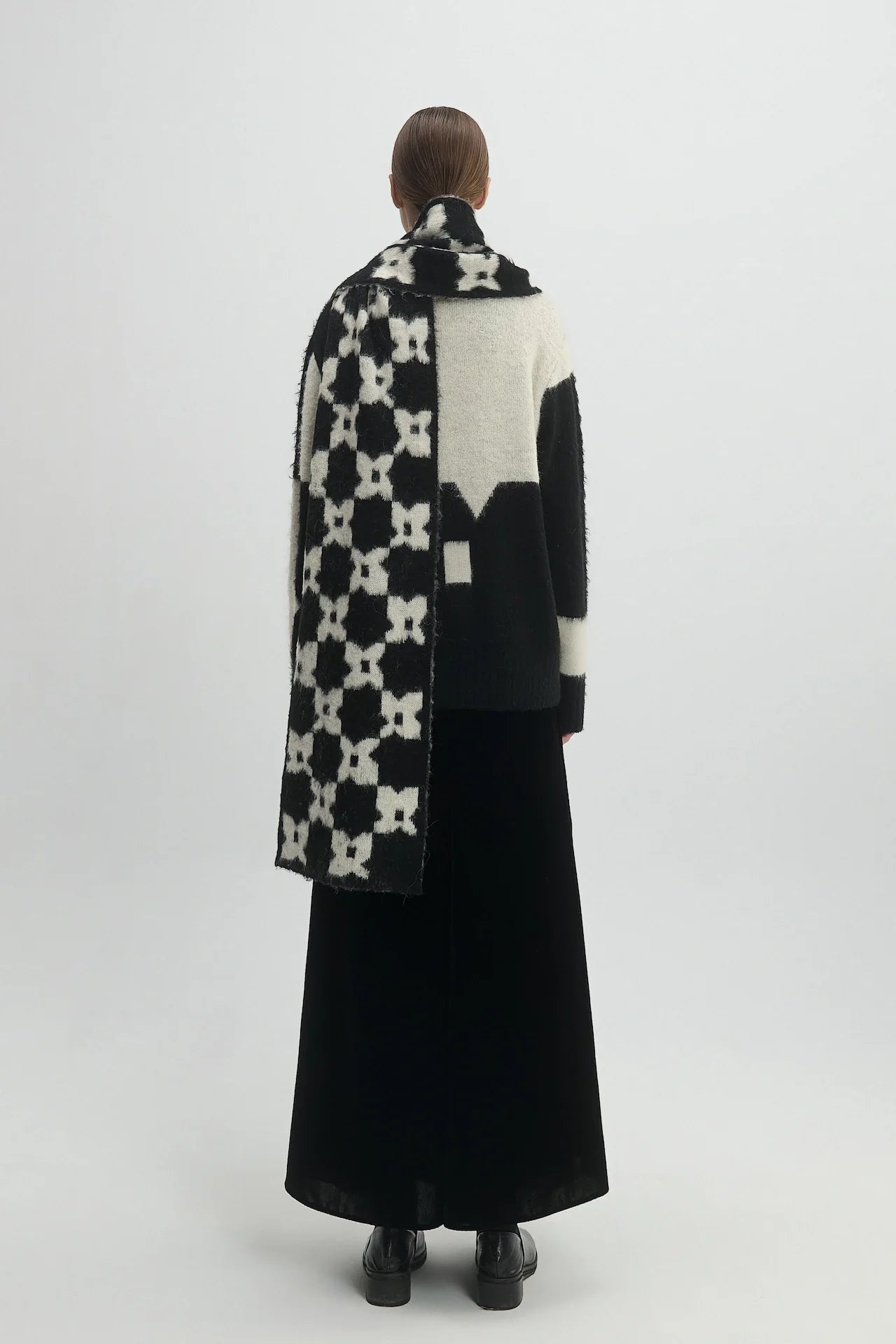 MONOGRAM WOOL SCARF