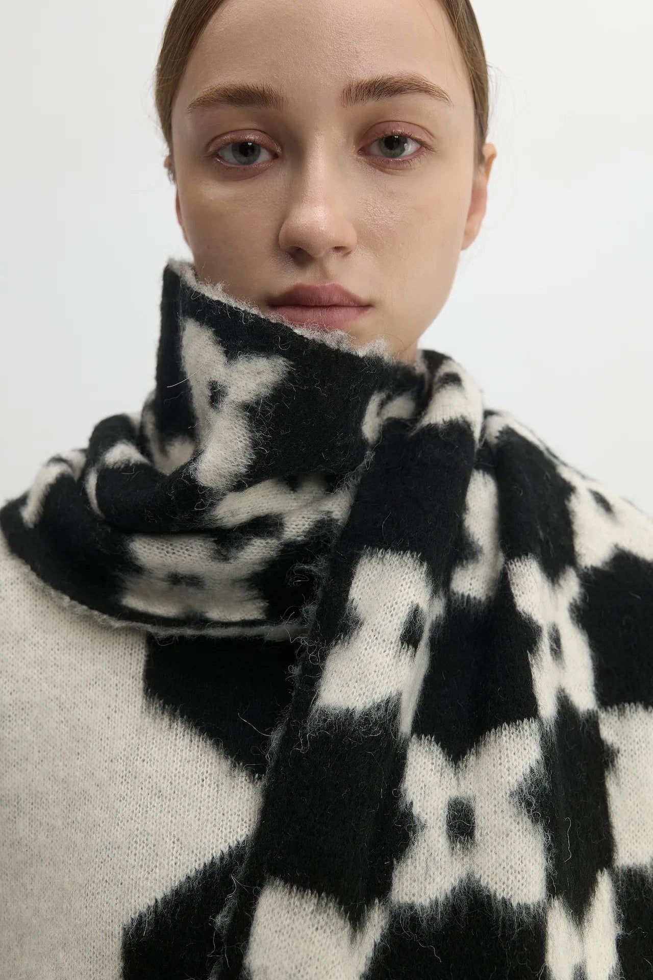 MONOGRAM WOOL SCARF
