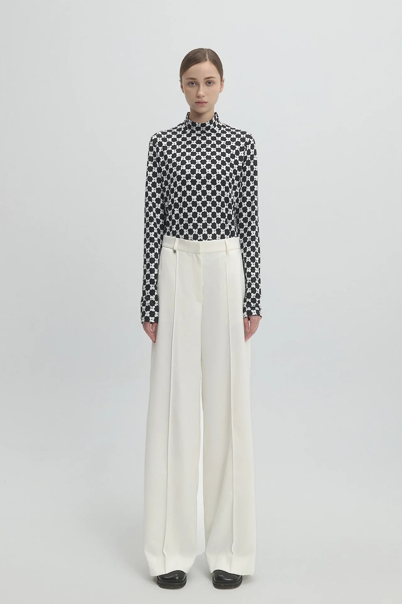 STRAIGHT-LEG TROUSERS