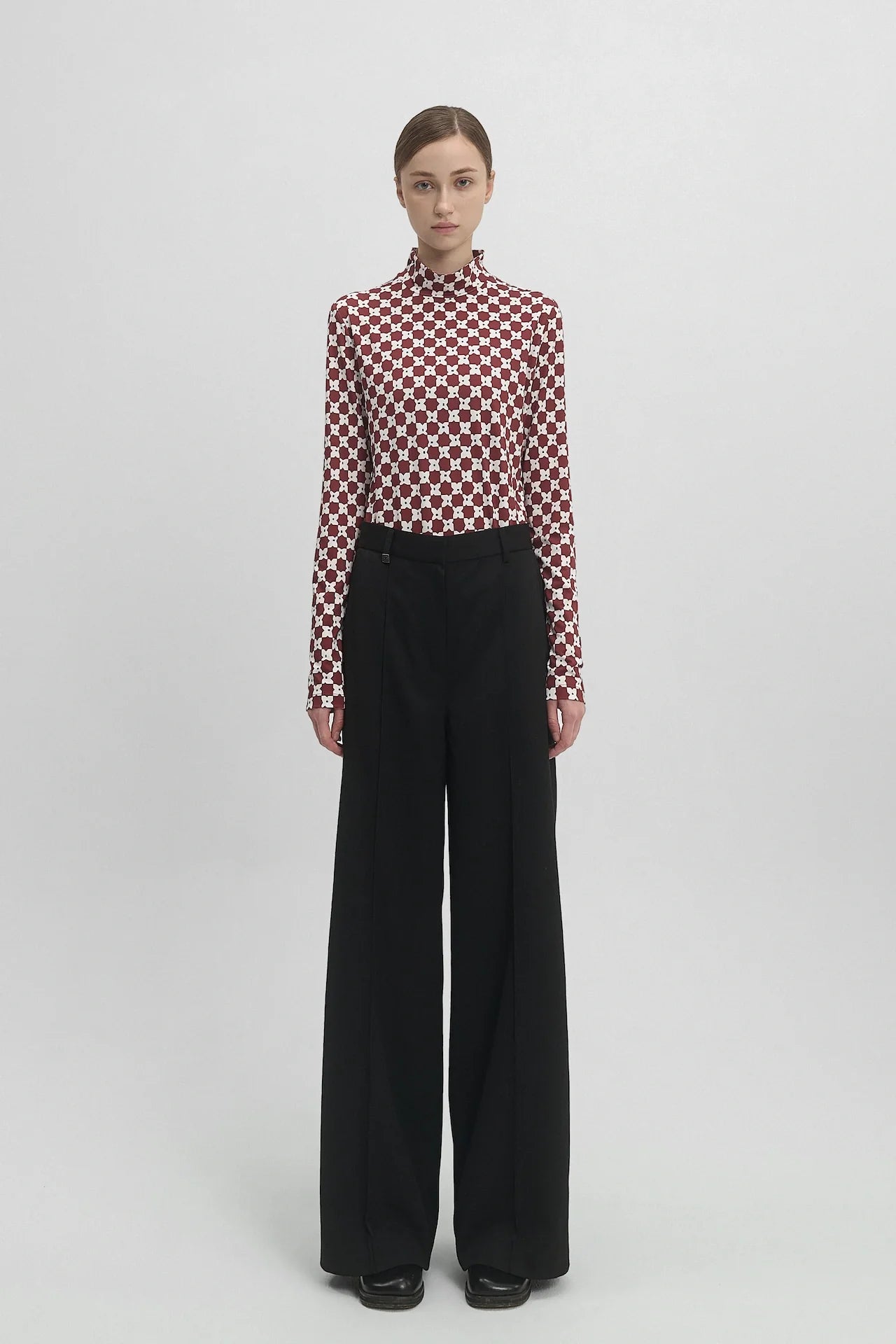 STRAIGHT-LEG TROUSERS