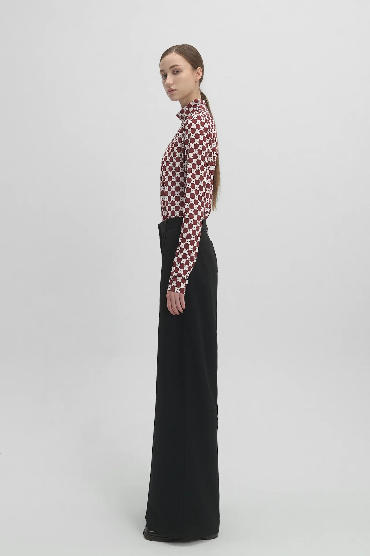 STRAIGHT-LEG TROUSERS