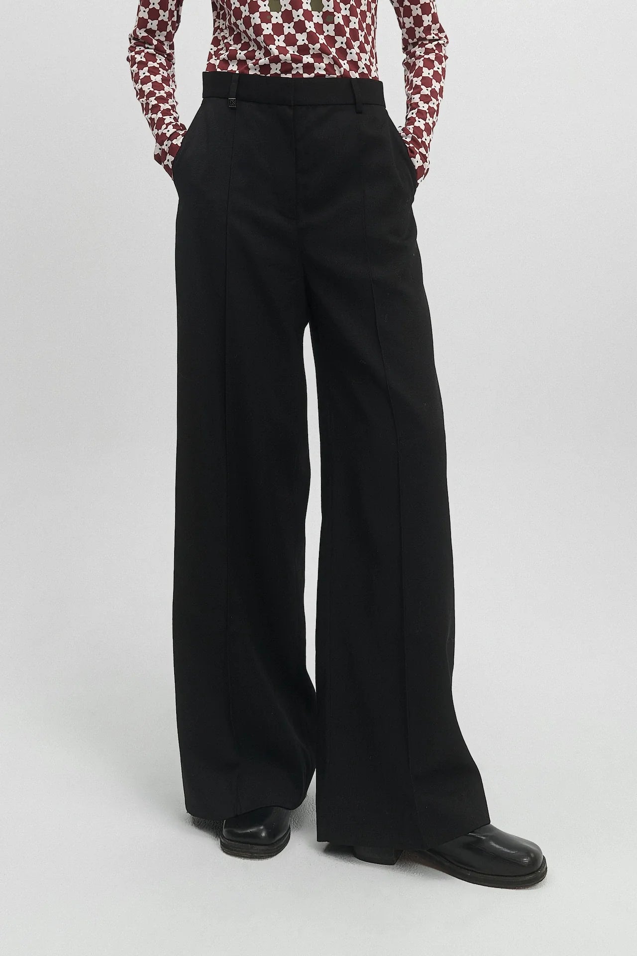 STRAIGHT-LEG TROUSERS