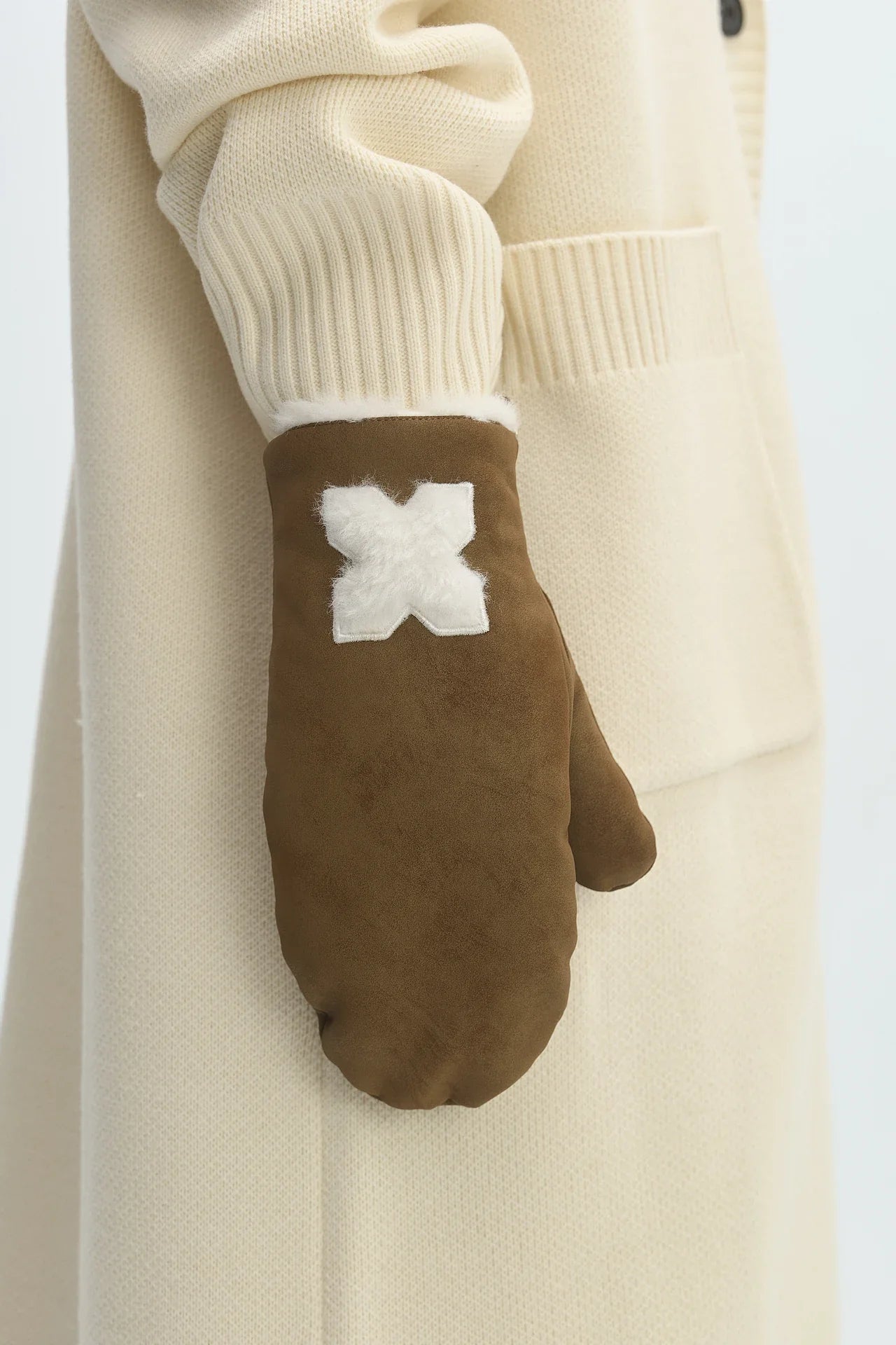 LOGO MITTENS