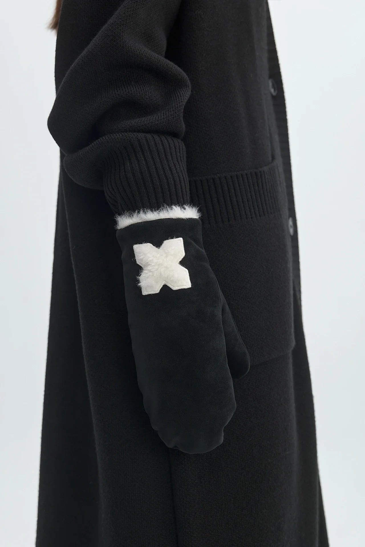 LOGO MITTENS