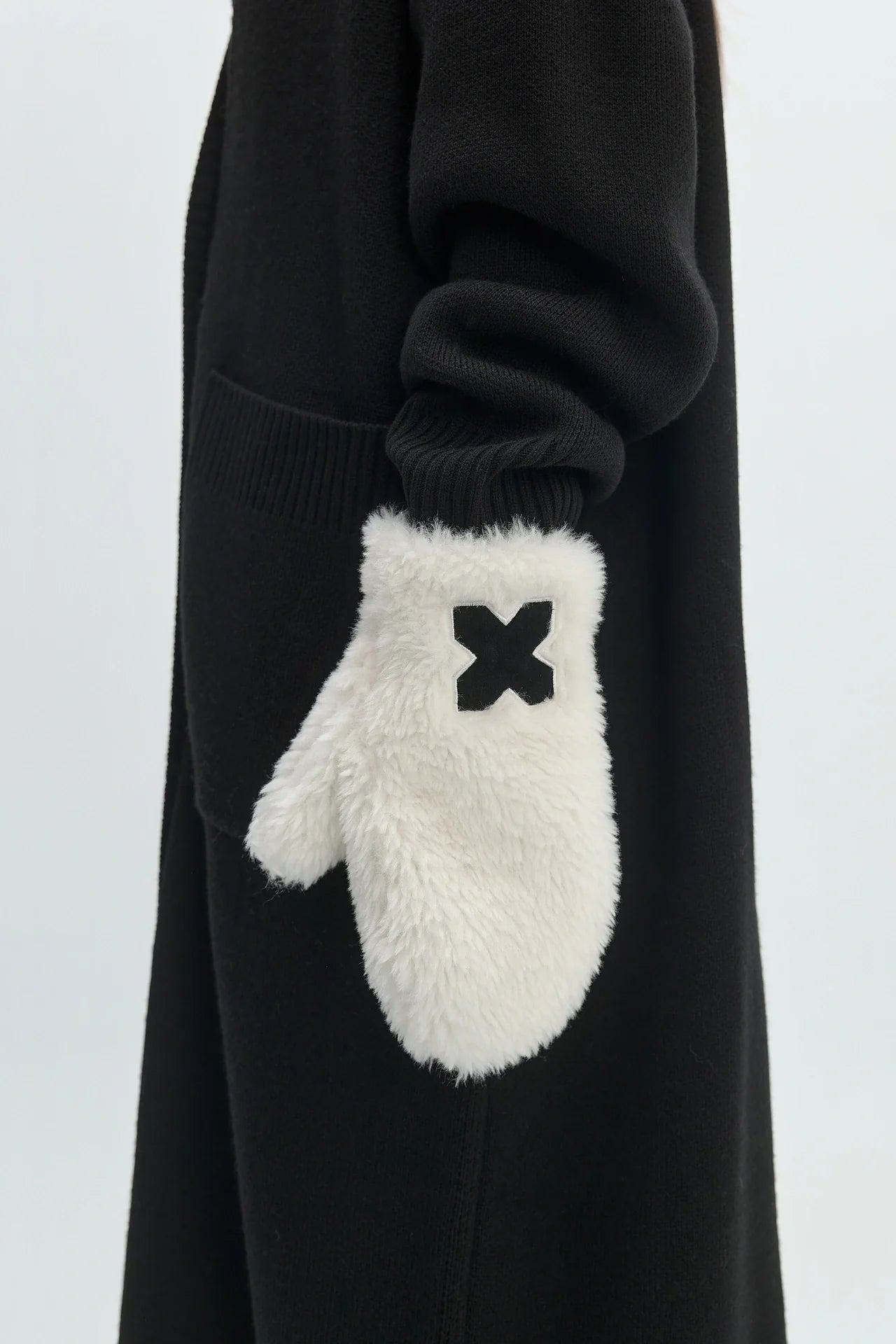 LOGO MITTENS