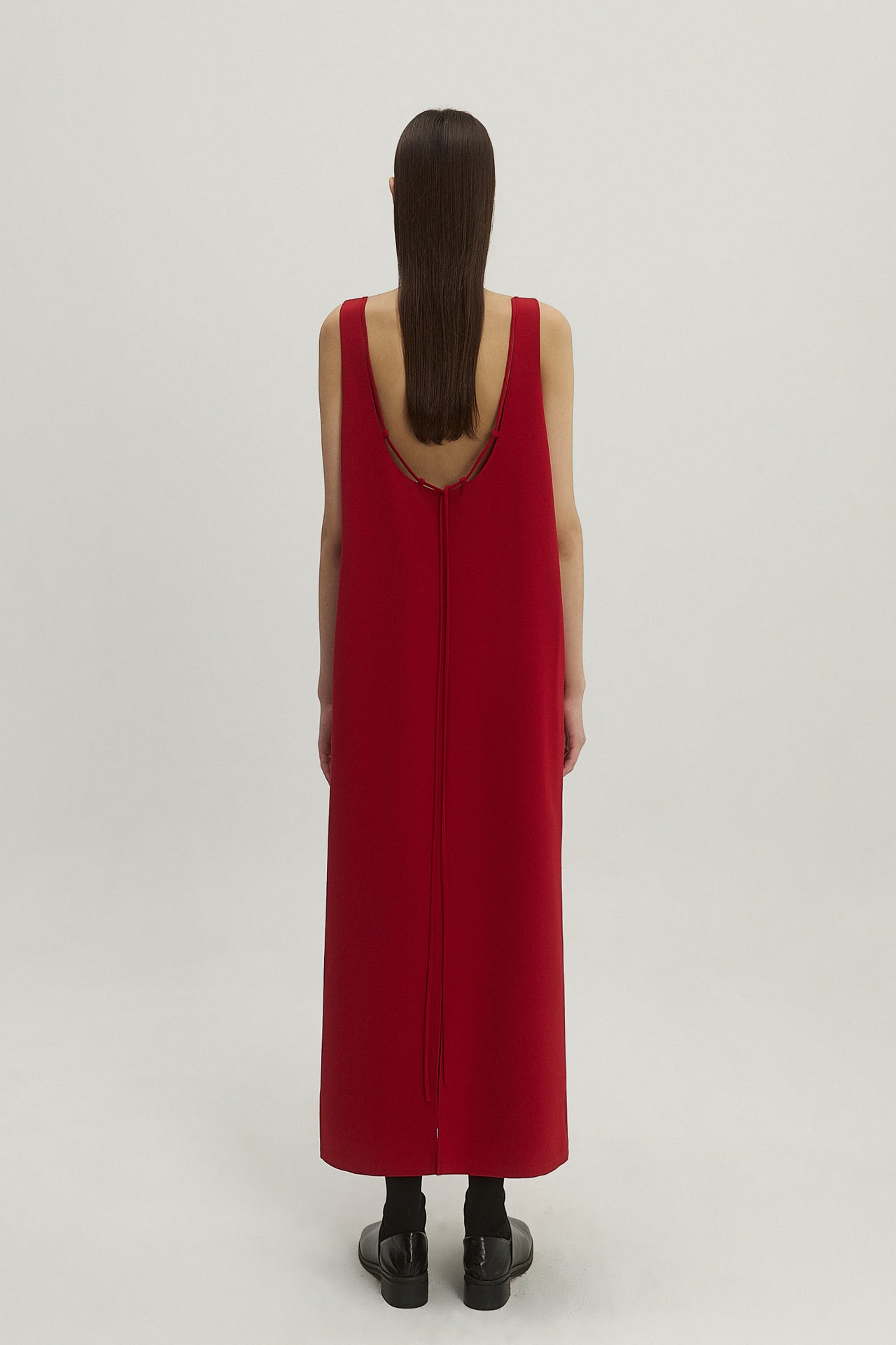 BACKLESS DRESS