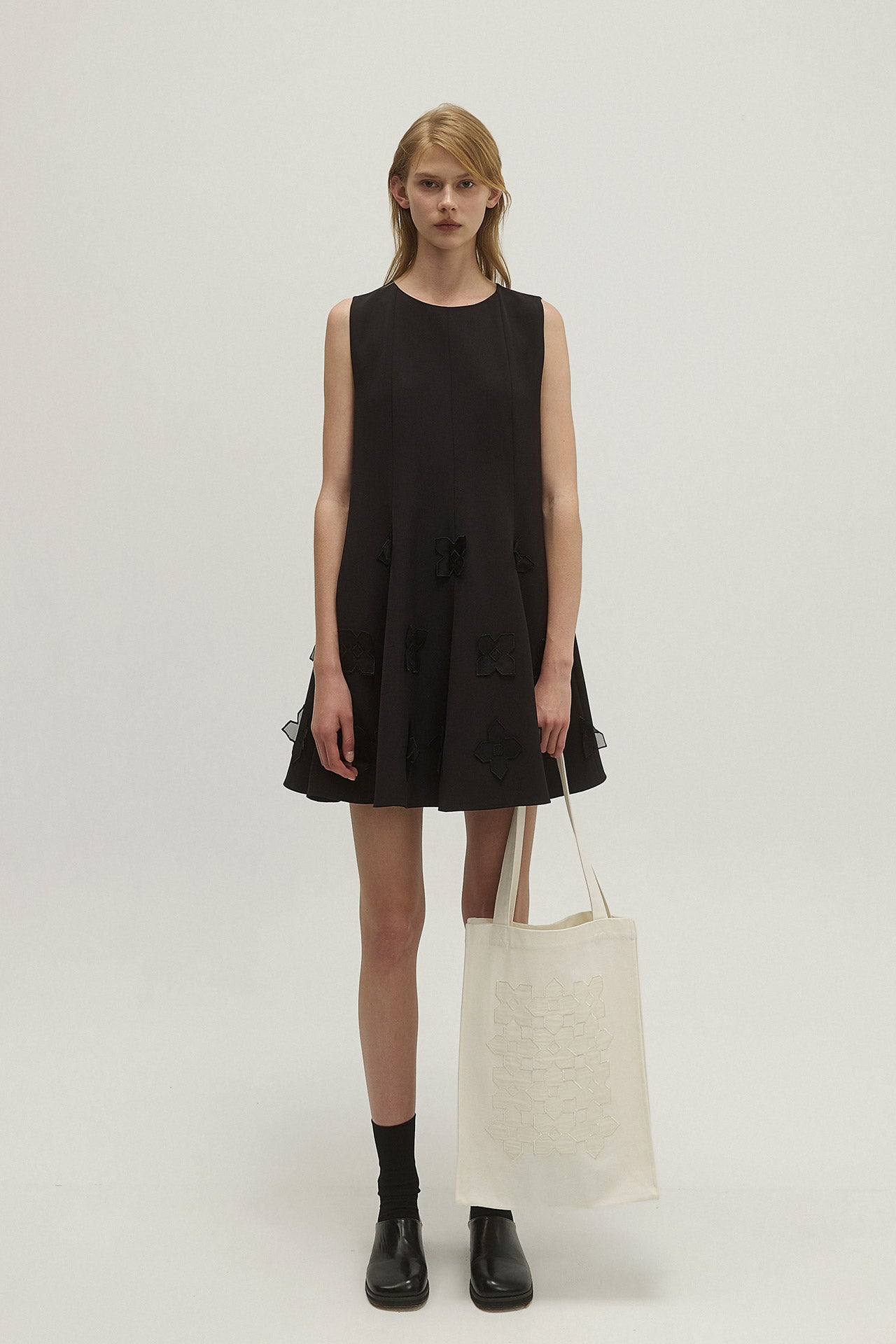 EMBELLISHED TOTE BAG