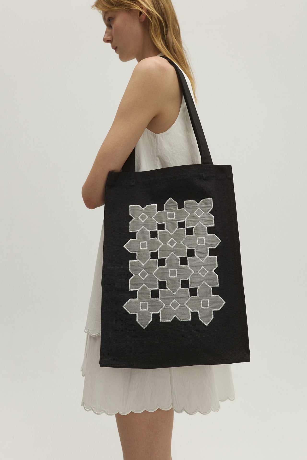 EMBELLISHED TOTE BAG