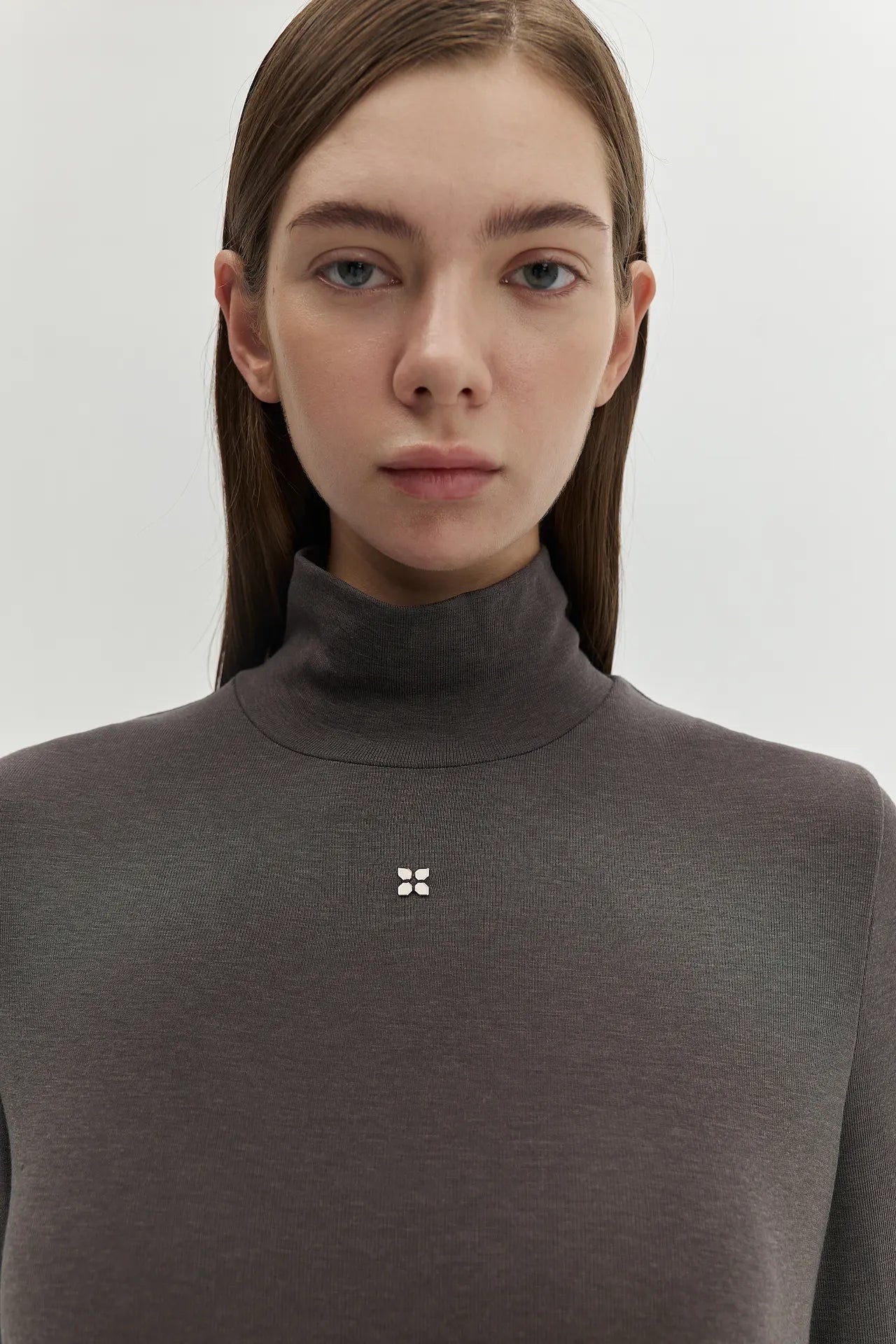 HIGH NECK TOP