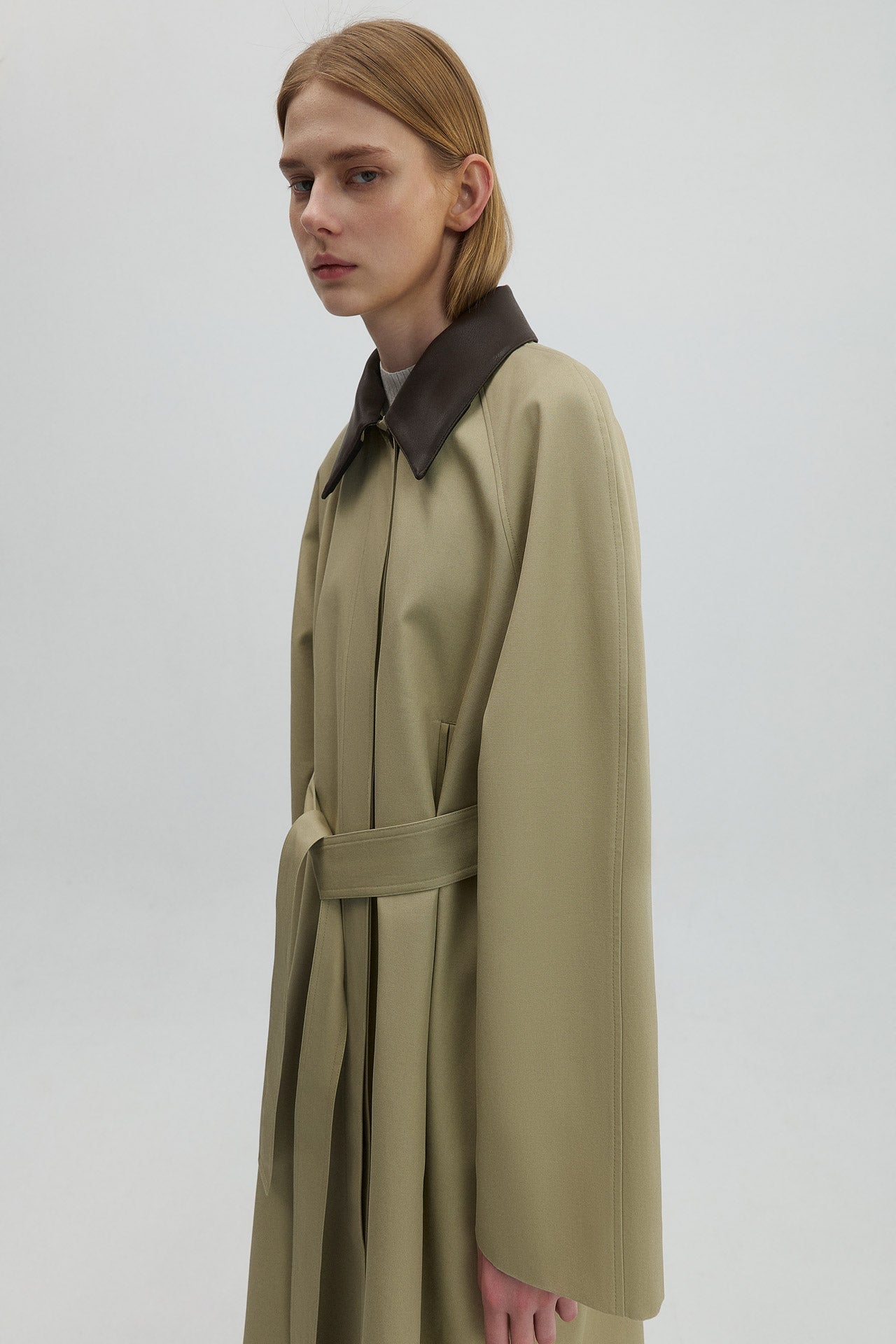 LEATHER COLLAR COAT