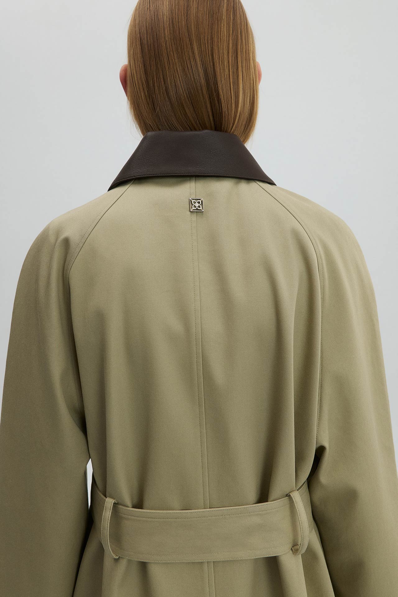 LEATHER COLLAR COAT