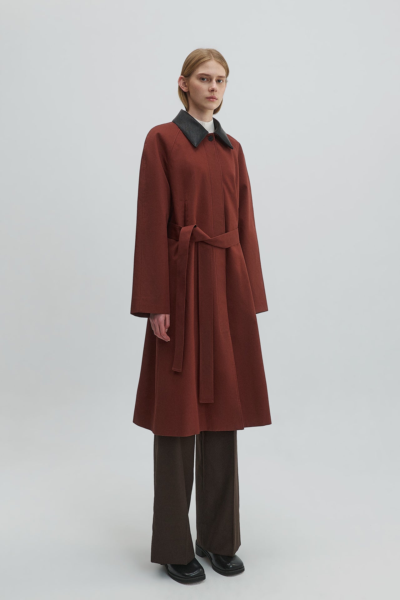 LEATHER COLLAR COAT