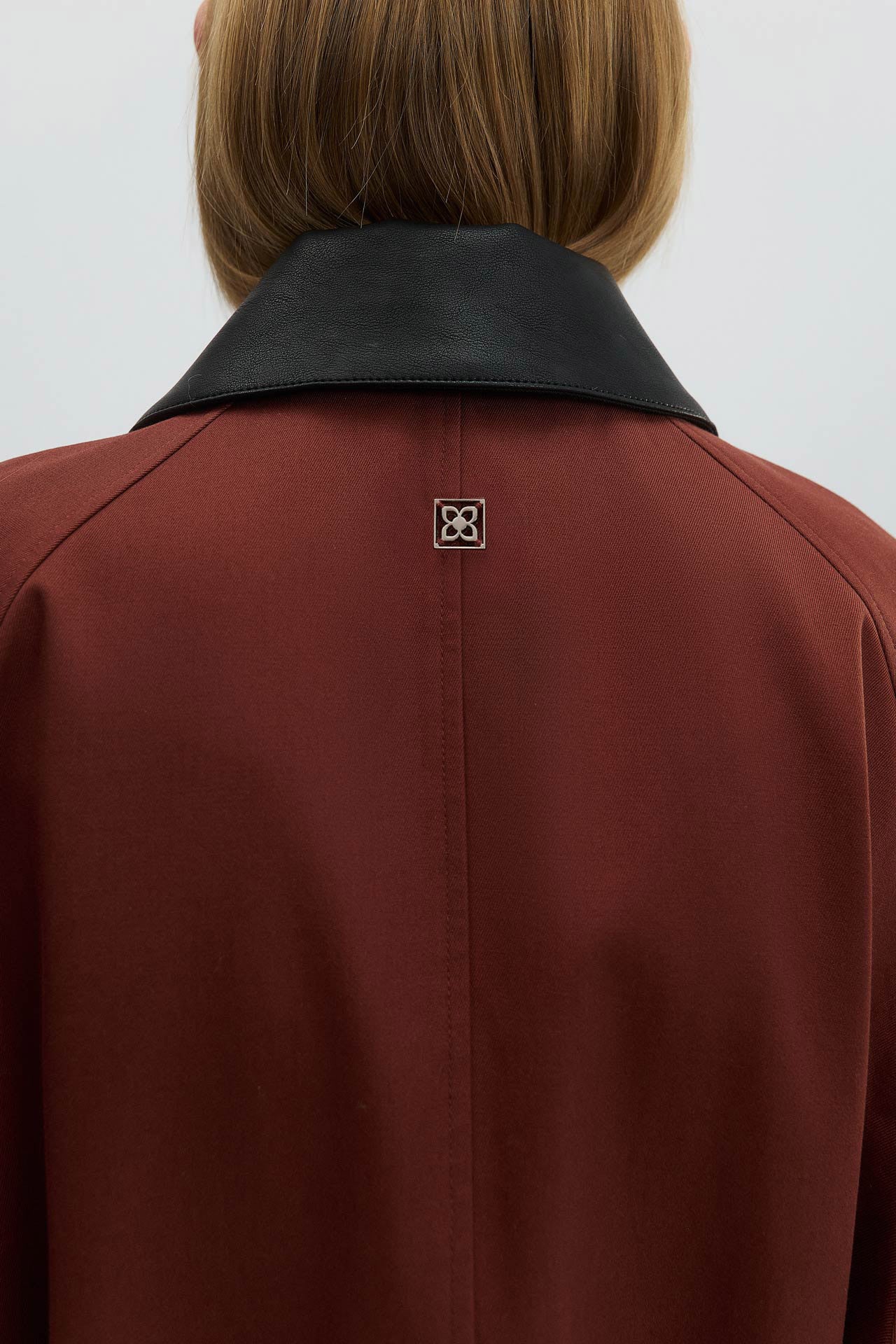 LEATHER COLLAR COAT