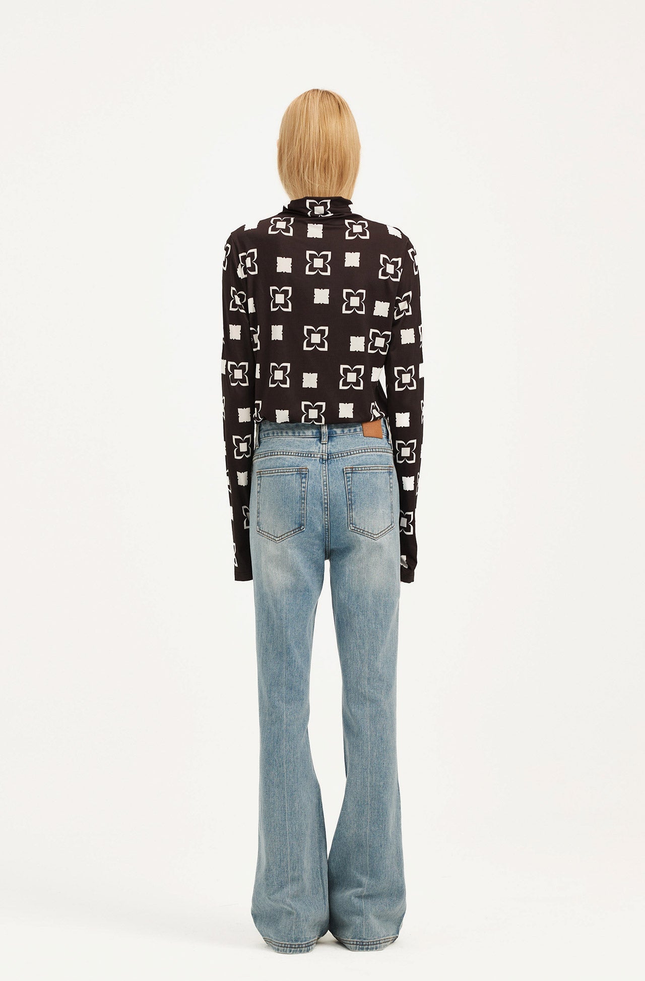 FLARED JEANS