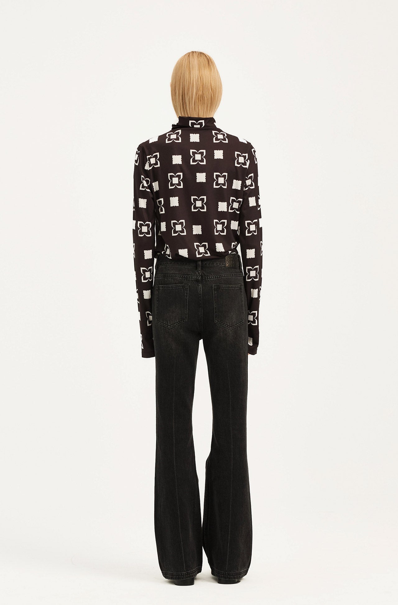 FLARED JEANS