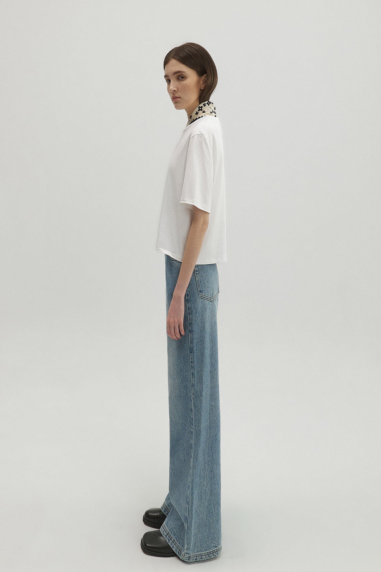 CROPPED T-SHIRT