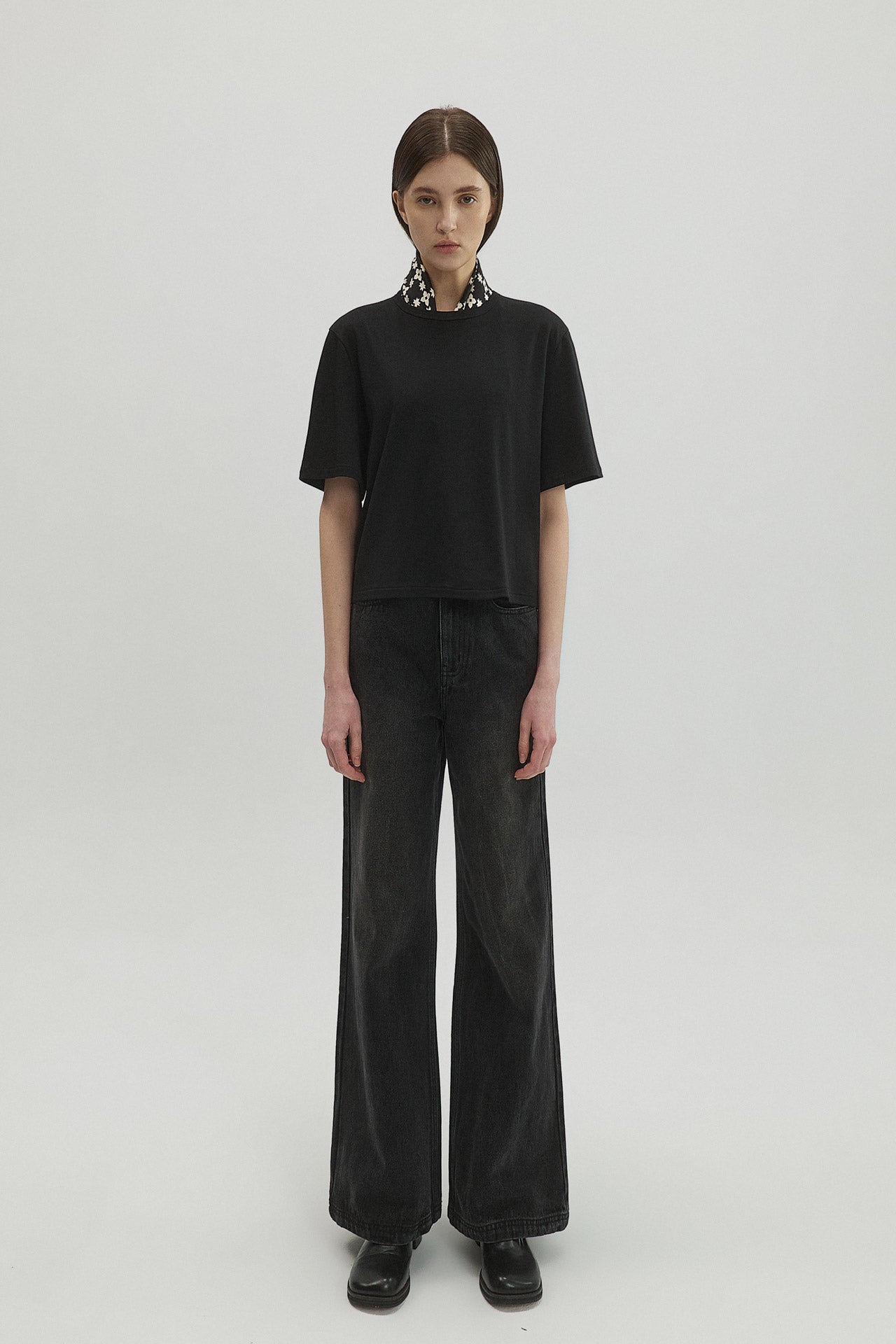 CROPPED T-SHIRT
