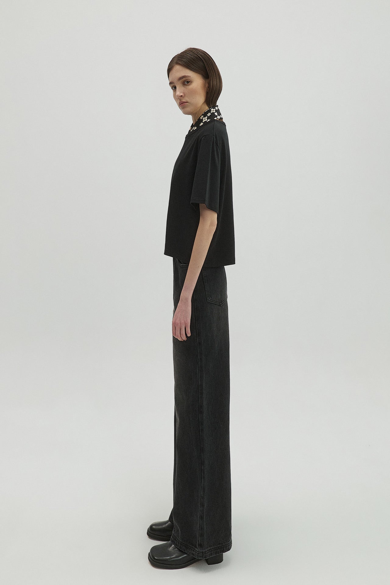 CROPPED T-SHIRT