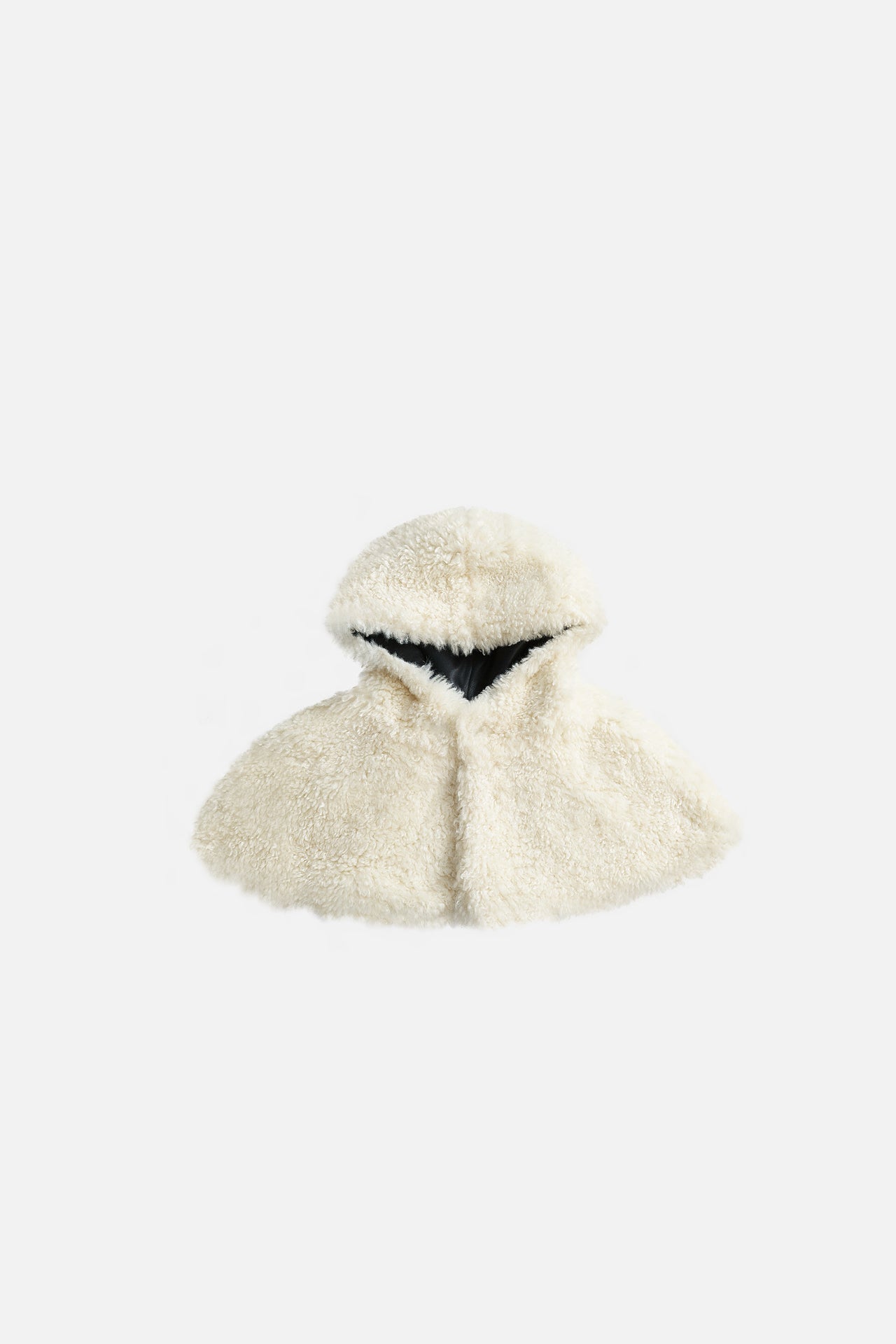 HOODED CAPE