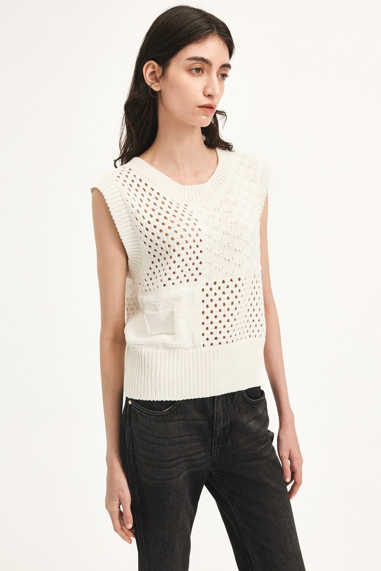 KNIT VEST