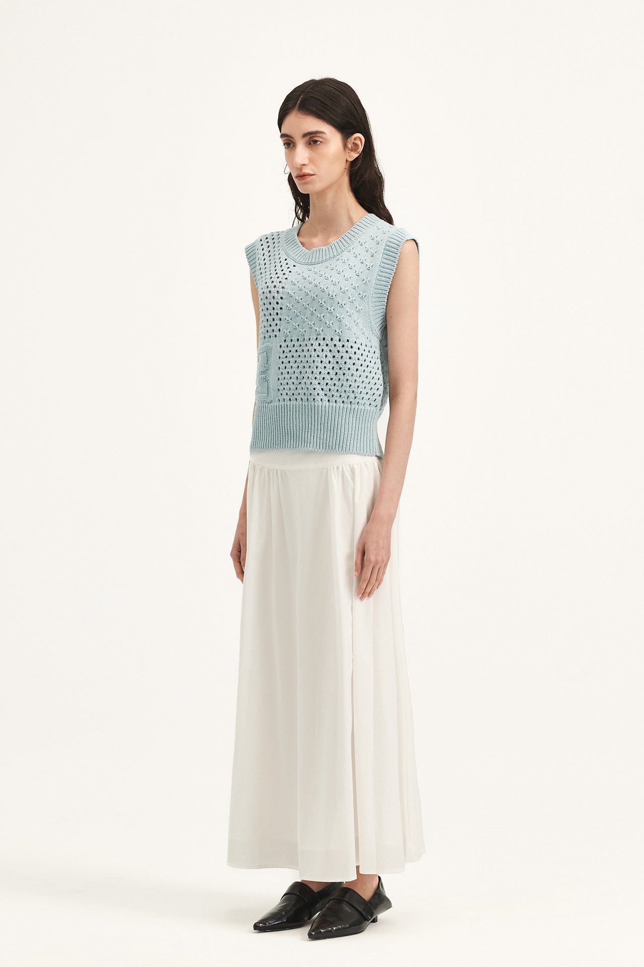 KNIT VEST