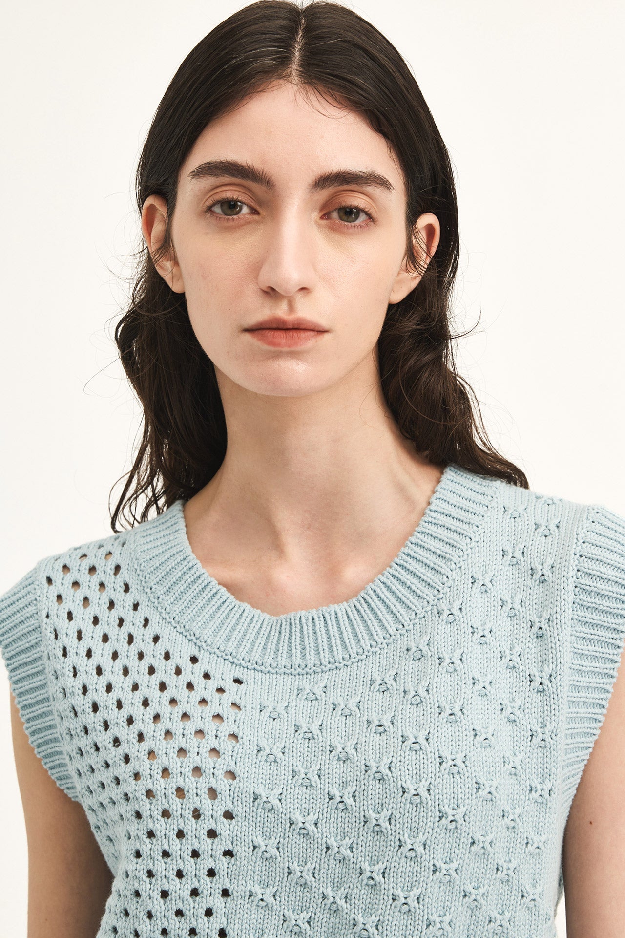 KNIT VEST