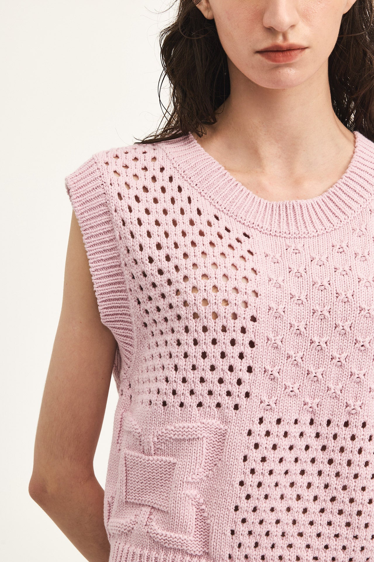 KNIT VEST