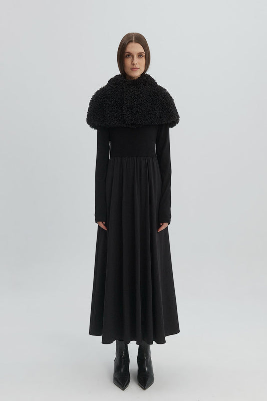 HOODED CAPE