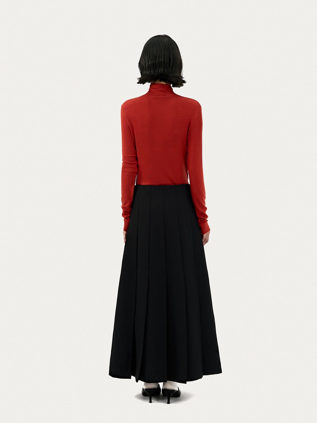 HIGH NECK TOP