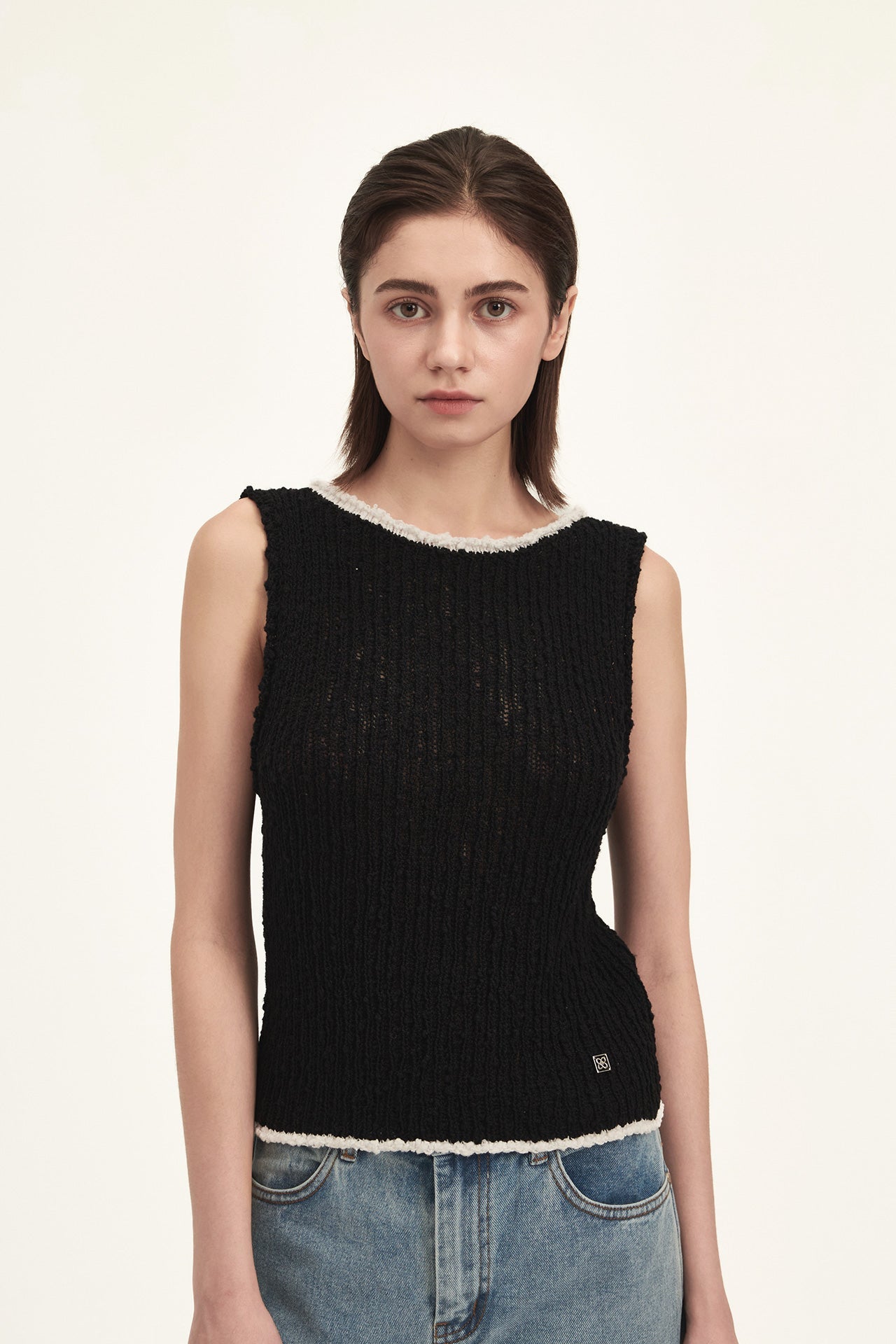 KNIT VEST